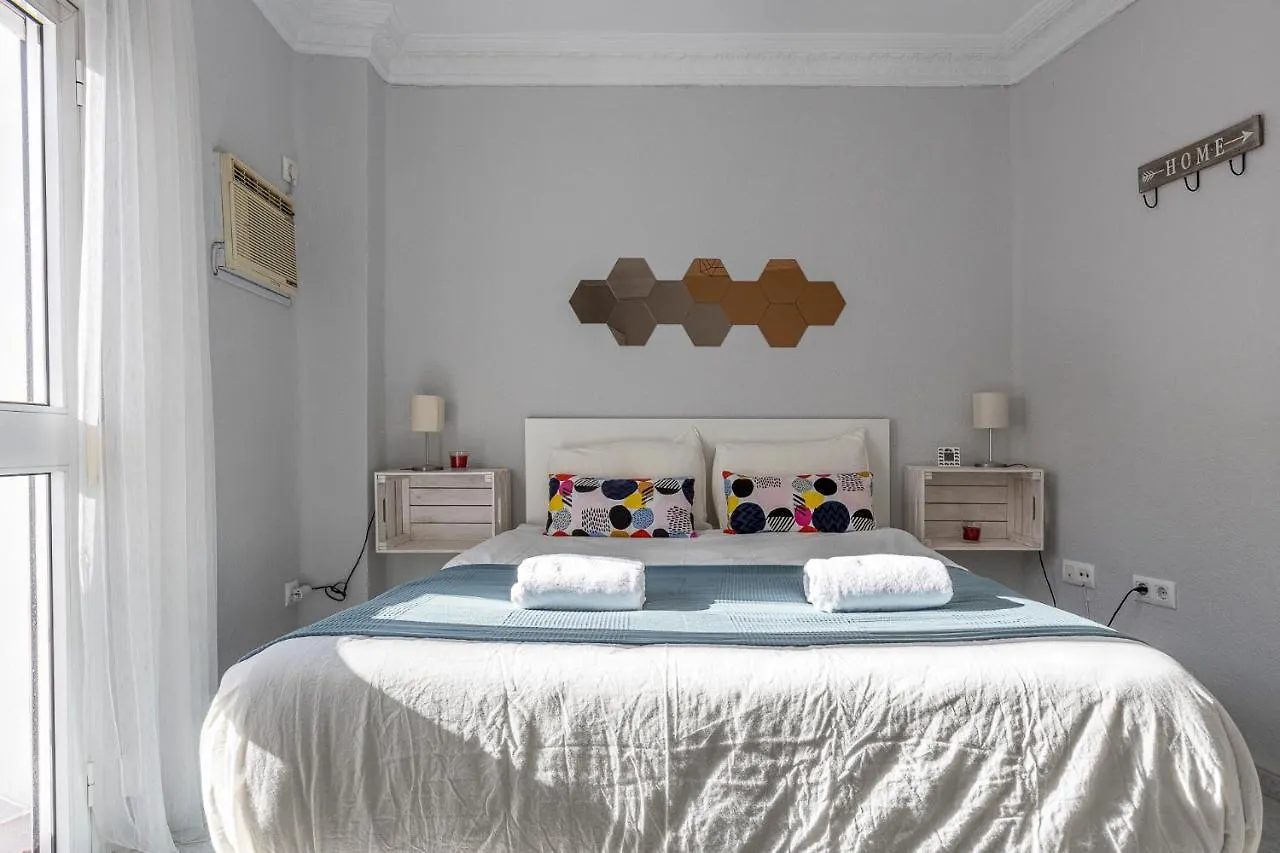 Pureza Dreams De Sevilla Oasis En Triana 0*, Seville